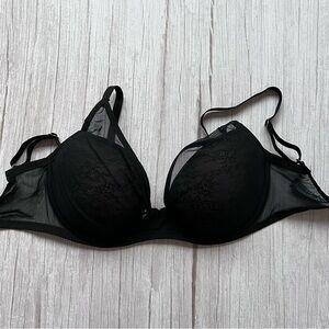 Escape Spacer Underwire T-Shirt Bra
NATORI